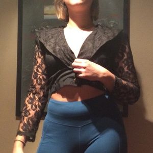 Black long sleeve crop top